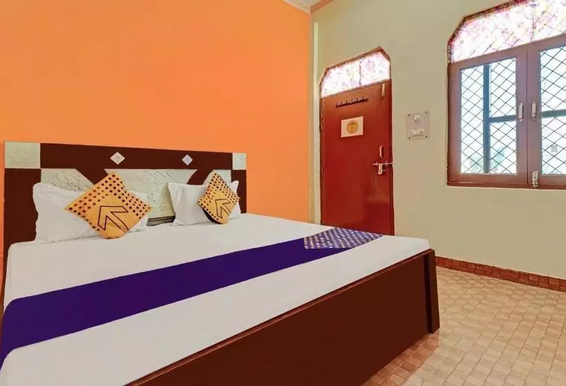 Hotelli Spot On 77655 Gauri Shankar Guest House