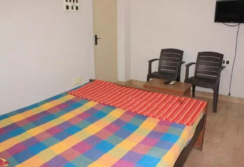 ホテル Visvam Guest House