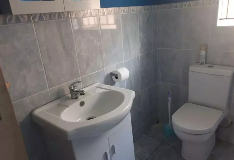 Majatalo C  Land Guest House Meyerton