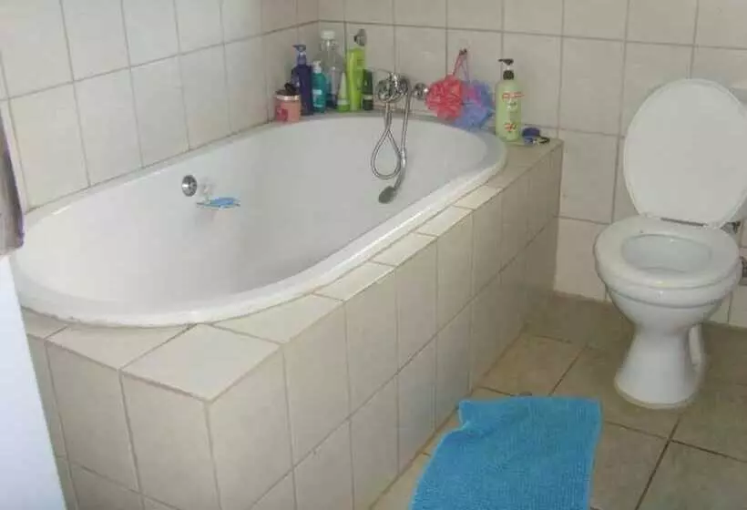 Majatalo C  Land Guest House Meyerton