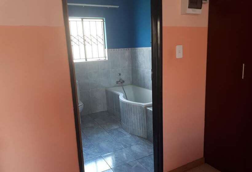 Pension C  Land Guest House Meyerton