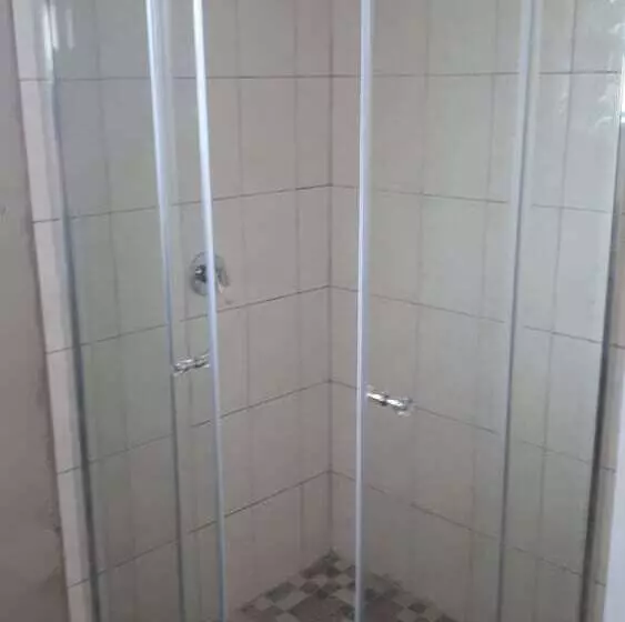 Majatalo C  Land Guest House Meyerton