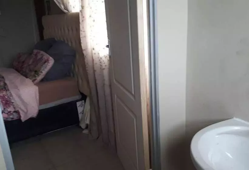 Majatalo C  Land Guest House Meyerton