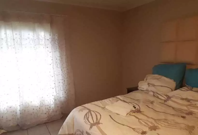 Majatalo C  Land Guest House Meyerton