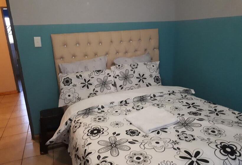 Pension C  Land Guest House Meyerton