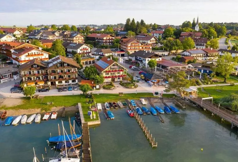 ペンション Gästehaus Grünäugl Am See
