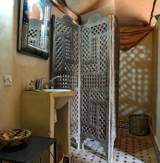 ベッドアンドブレックファースト M Hamid Bivouac   Chez Naji