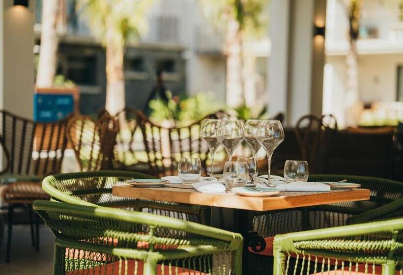 هتل Domaine De Grand Baie