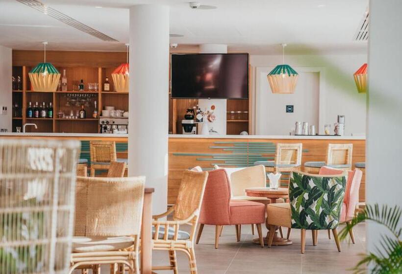 هتل Domaine De Grand Baie