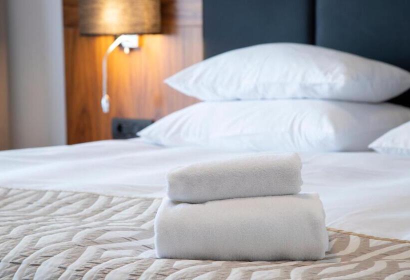 Hotel Mirage Resort & Spa