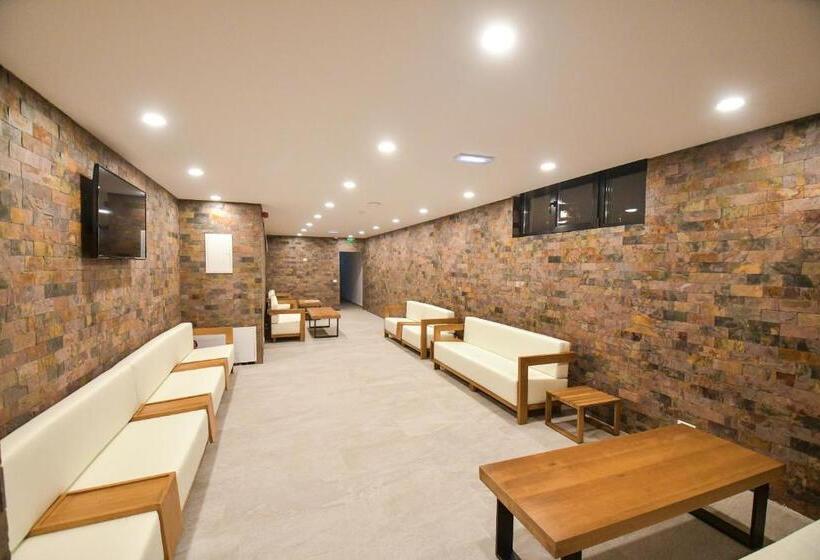 Hotel Mirage Resort & Spa