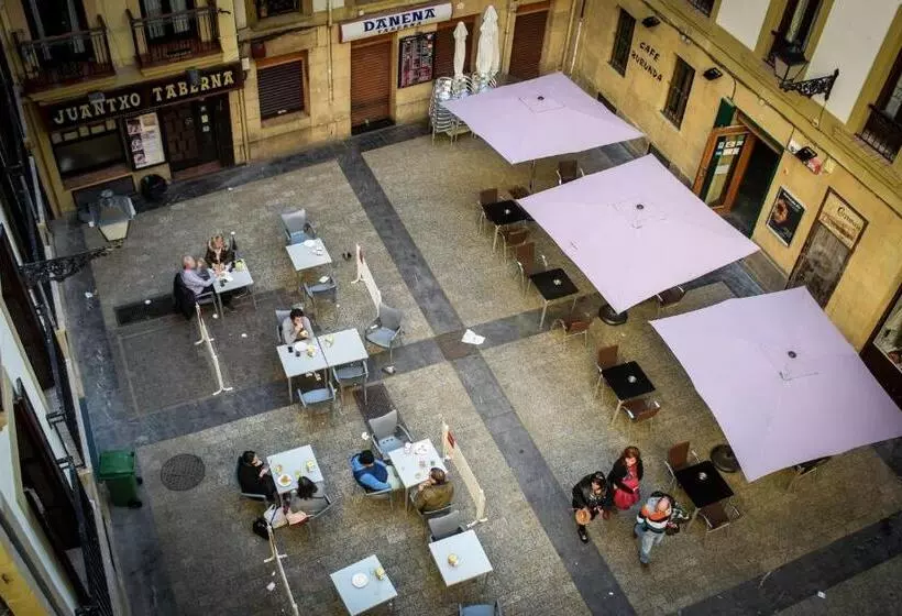 Majatalo Beach Break Guesthouse