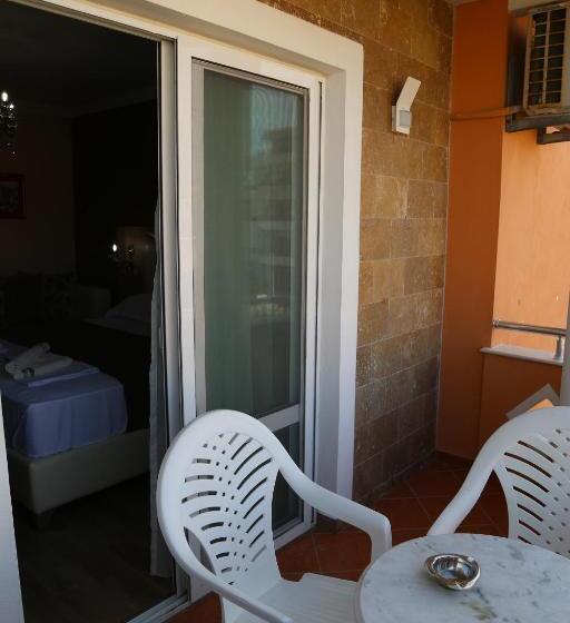 تختخواب و صبحانه Holiday Apartments & Rooms