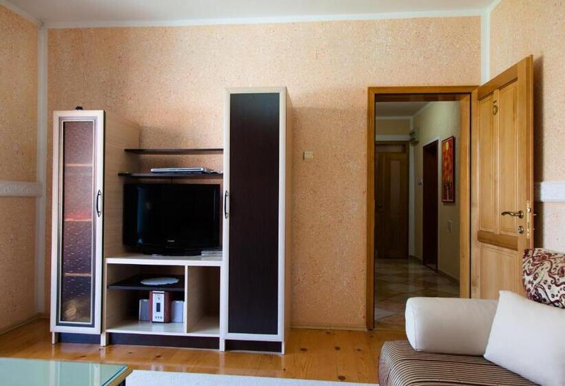 تختخواب و صبحانه Holiday Apartments & Rooms