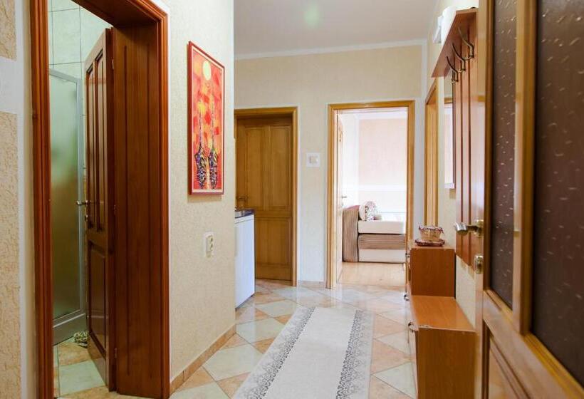 تختخواب و صبحانه Holiday Apartments & Rooms