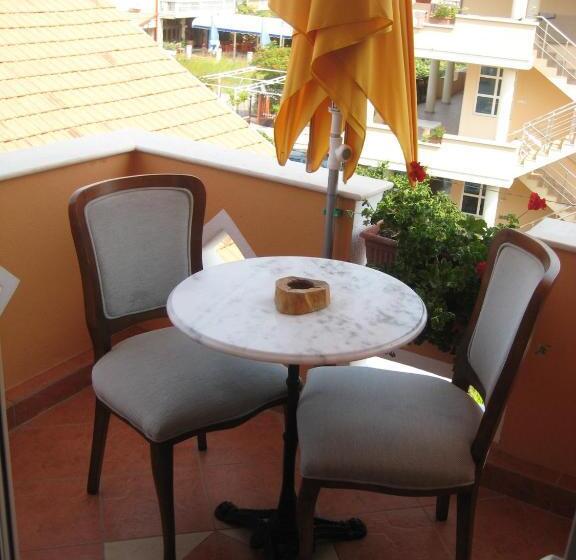 تختخواب و صبحانه Holiday Apartments & Rooms