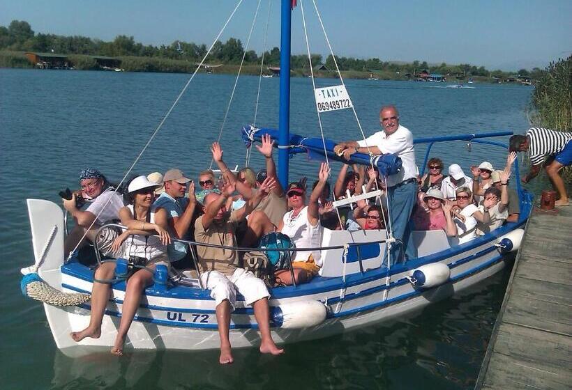 تختخواب و صبحانه Holiday Apartments & Rooms