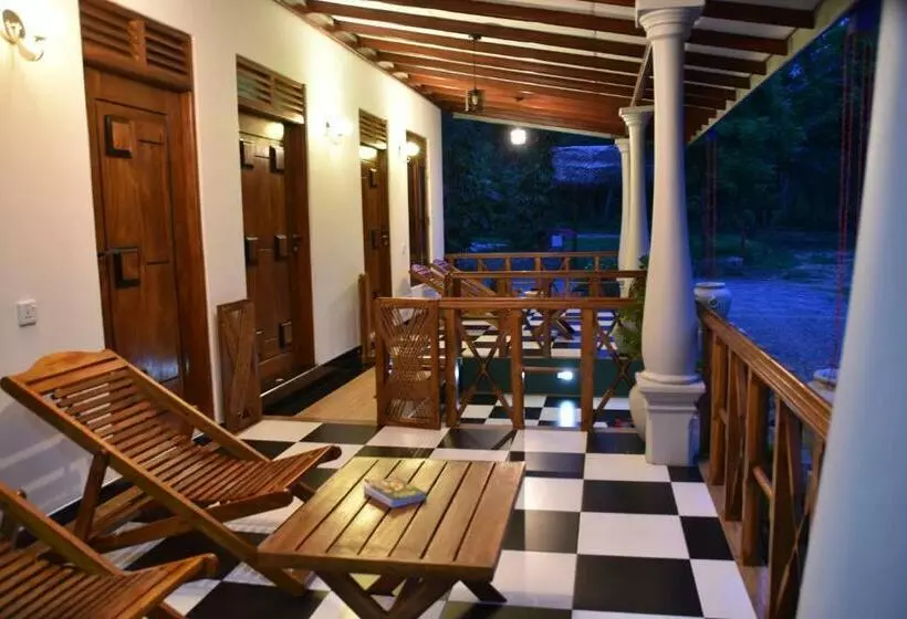 Majatalo Avian Garden Udawalawe