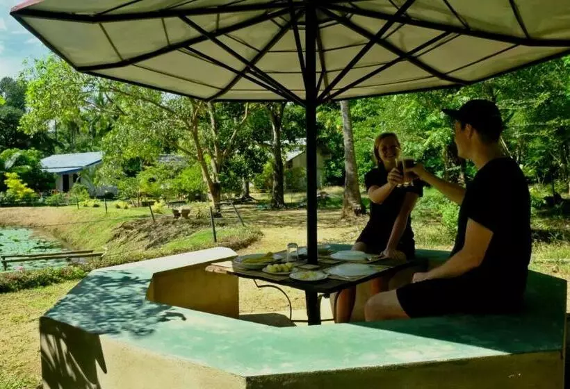 Majatalo Avian Garden Udawalawe