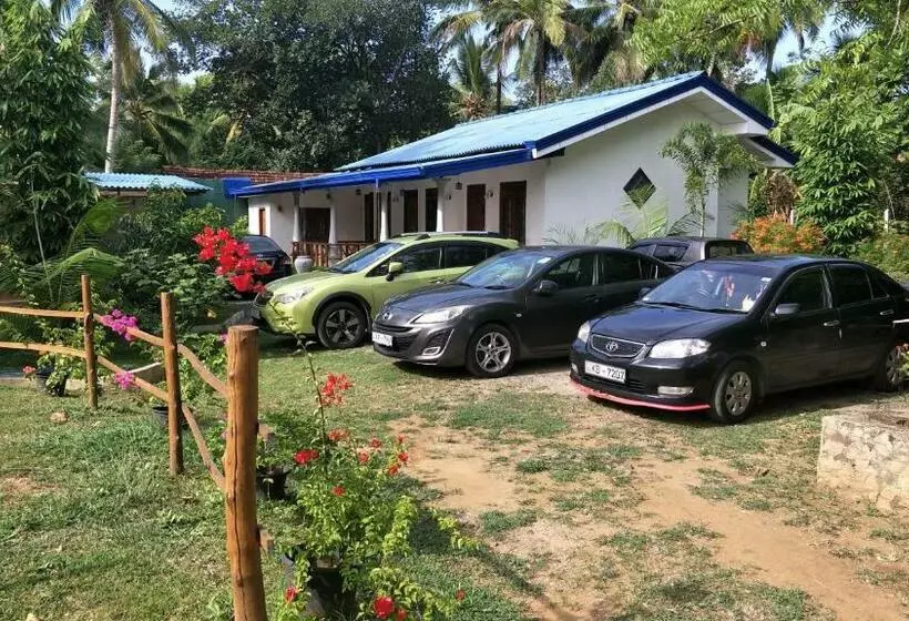 Majatalo Avian Garden Udawalawe