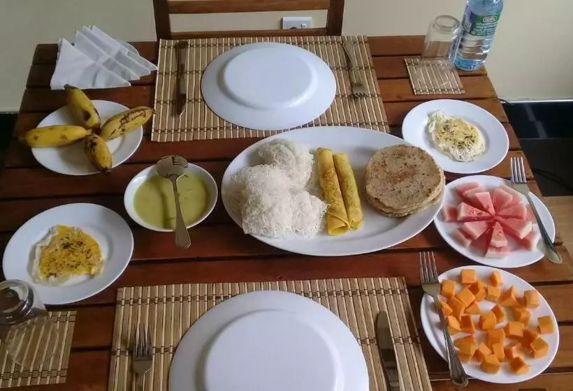 Majatalo Avian Garden Udawalawe