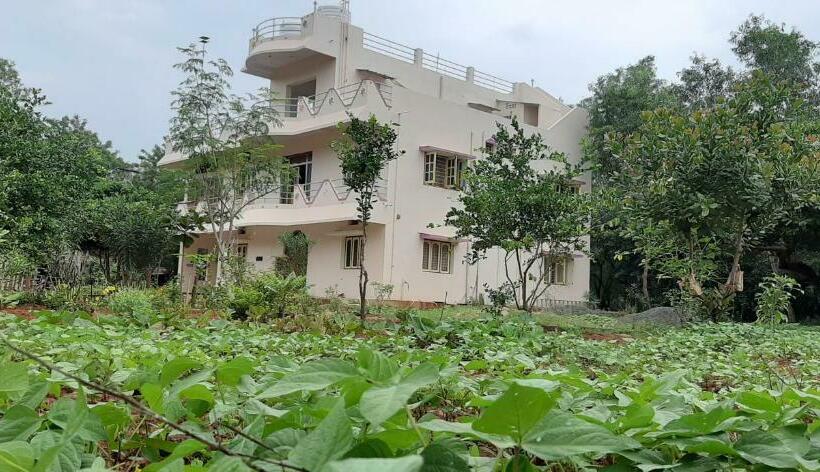 پانسیون Lotus Garden   Near Matrimandir Center Auroville