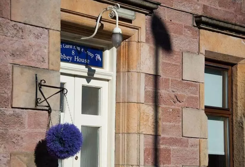 Отель Alban And Abbey House