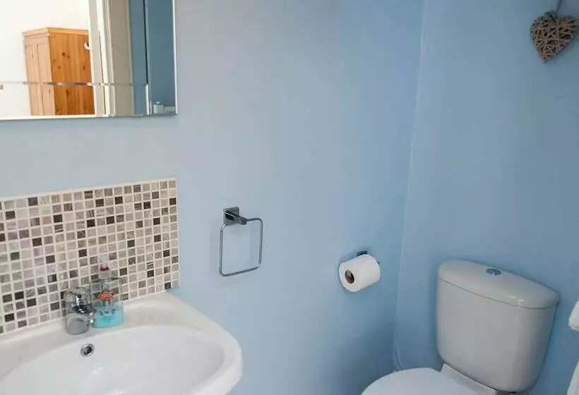 Отель Alban And Abbey House