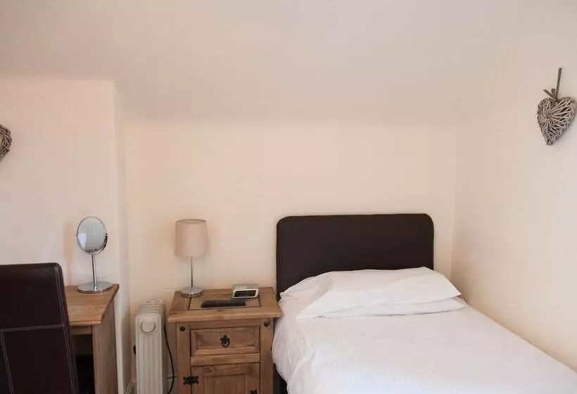 Отель Alban And Abbey House