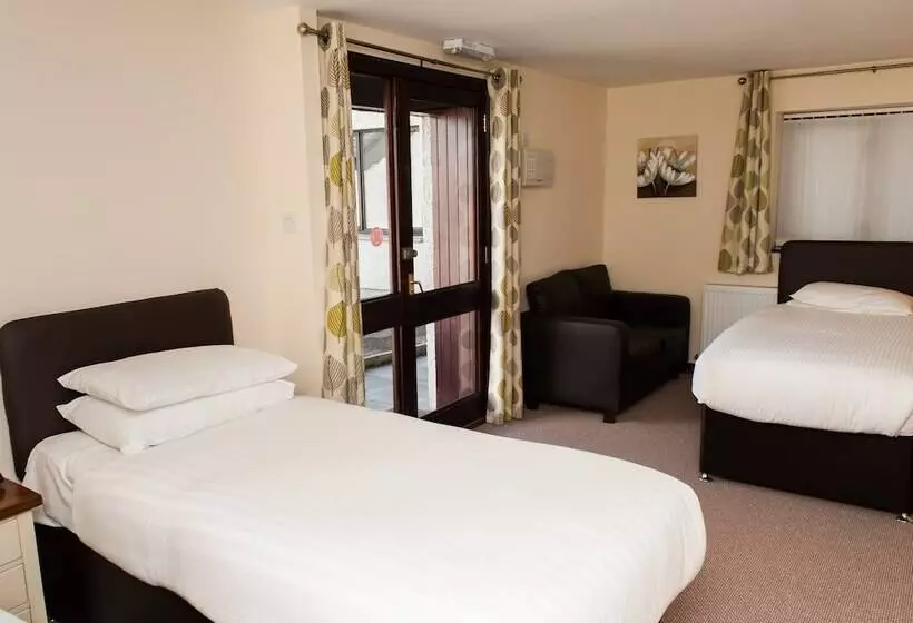 Отель Alban And Abbey House