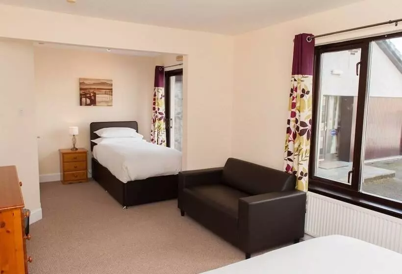 Отель Alban And Abbey House