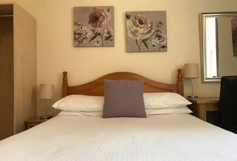 Отель Alban And Abbey House