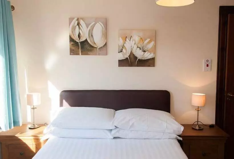 Отель Alban And Abbey House