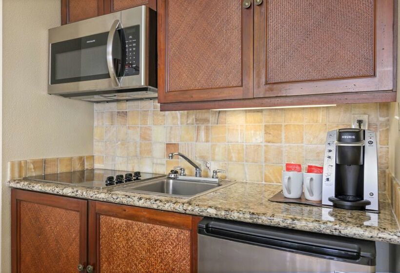 فندق Aston Islander On The Beach