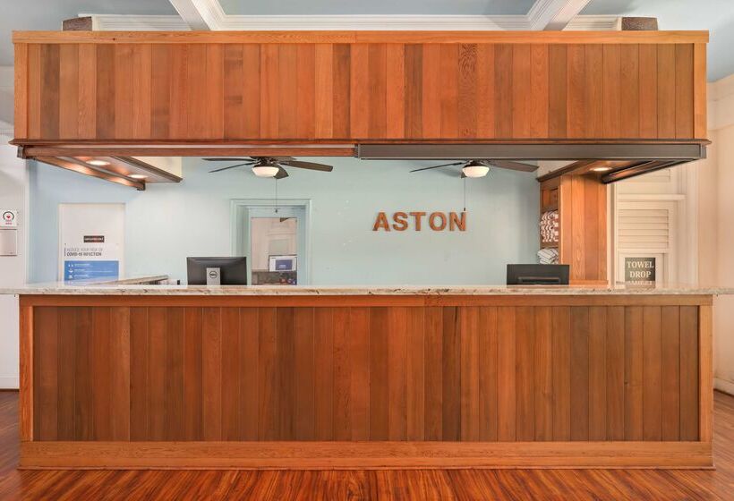 فندق Aston Islander On The Beach