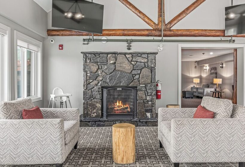 Hotel Basecamp Lodge Canmore