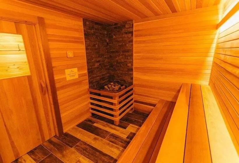 ホテル Basecamp Lodge Canmore