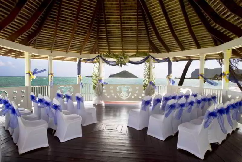 ホテル Coconut Bay Beach Resort & Spa All Inclusive