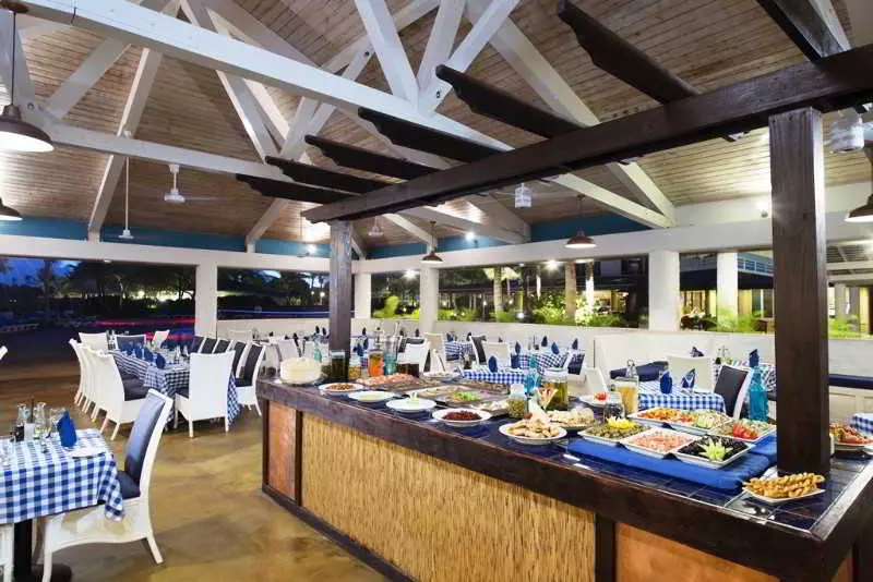 ホテル Coconut Bay Beach Resort & Spa All Inclusive