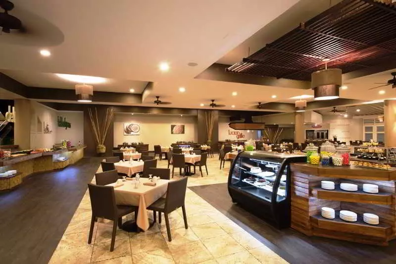 ホテル Coconut Bay Beach Resort & Spa All Inclusive