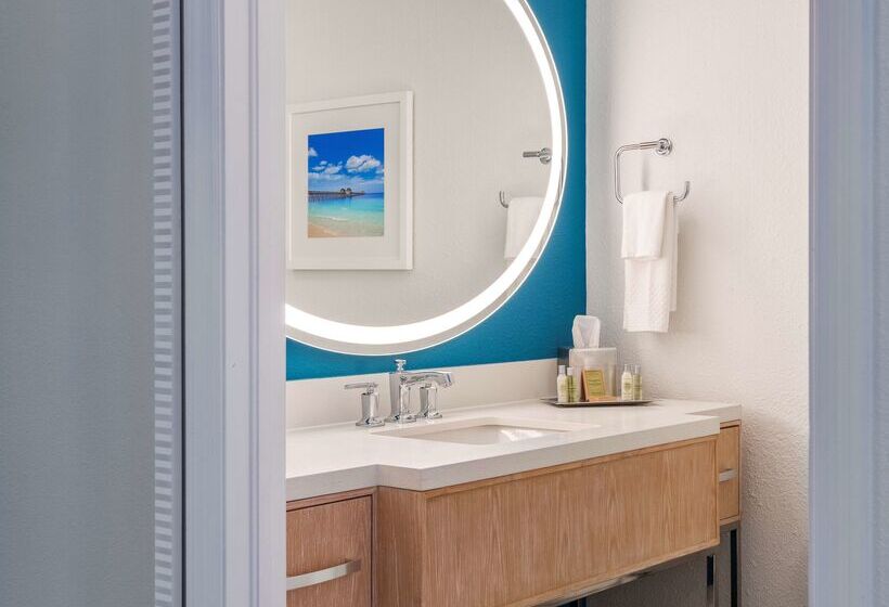 בית מלון כפרי Doubletree Suites By Hilton Naples