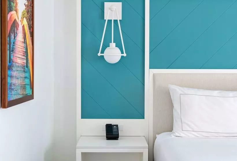 هتل Doubletree Suites By Hilton Naples