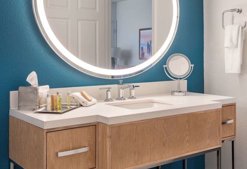 בית מלון כפרי Doubletree Suites By Hilton Naples