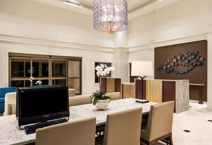 هتل Doubletree Suites By Hilton Naples