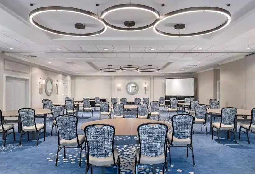 هتل Doubletree Suites By Hilton Naples