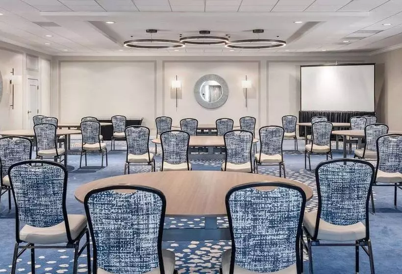 هتل Doubletree Suites By Hilton Naples