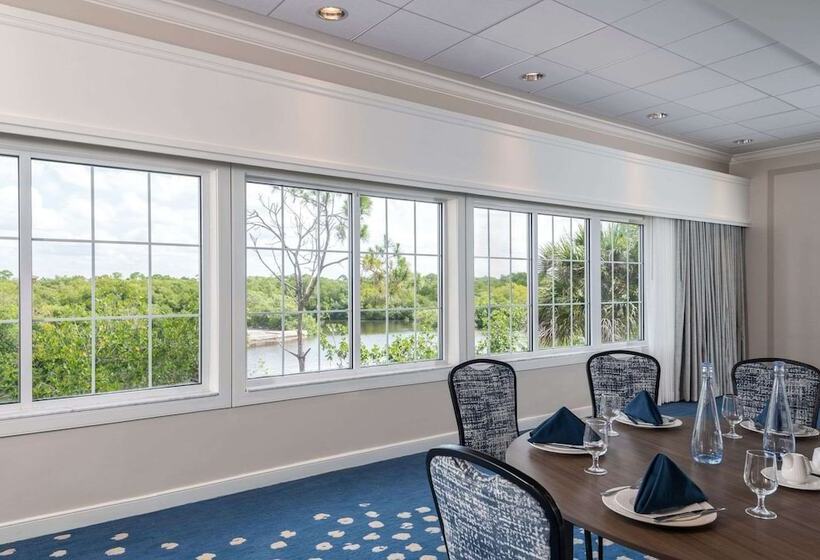 בית מלון כפרי Doubletree Suites By Hilton Naples