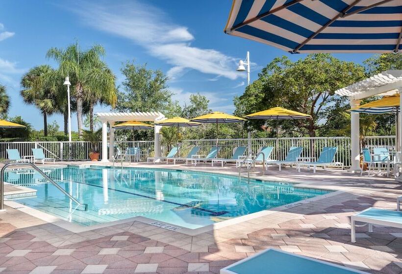 בית מלון כפרי Doubletree Suites By Hilton Naples