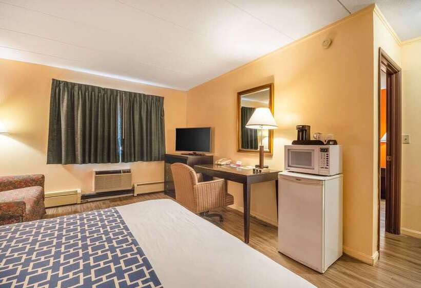 فندق Econo Lodge Inn & Suites Airport