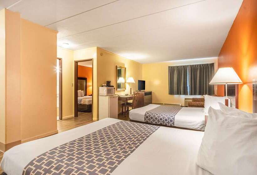 فندق Econo Lodge Inn & Suites Airport